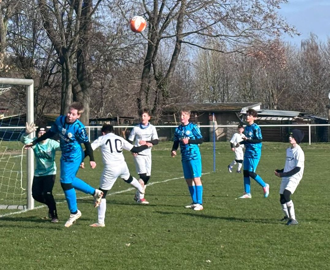 D-Junioren: TSV Eintracht Lützen bezwingt TSG Blau-Weiß Großlehna 7:4